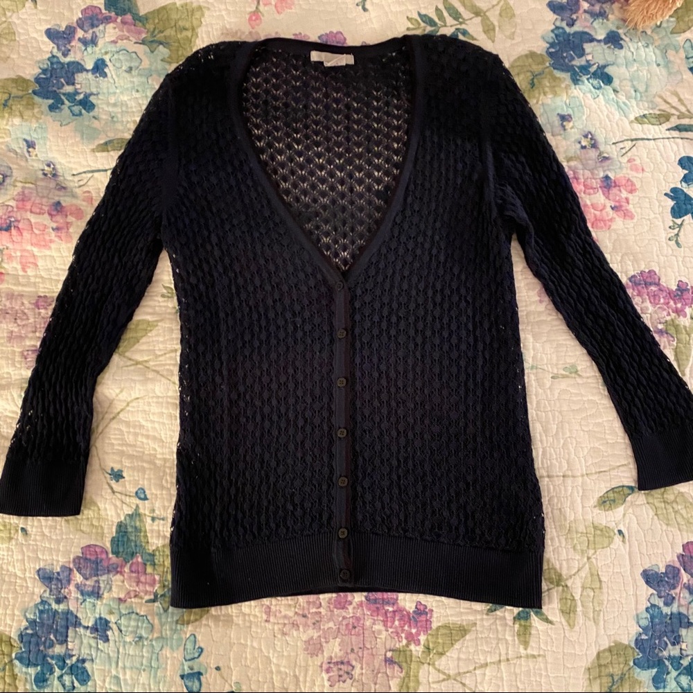 H&M v-neck button up cardigan sweater eyelets